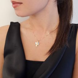 Ciondolo angelioletto bicolore e madreperla foto indossata