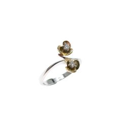 Double Flowers Ring with diamonds on white and yellow gold