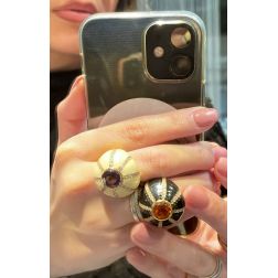 Anello Cupola Bianca Ametista e Diamanti foto indossata