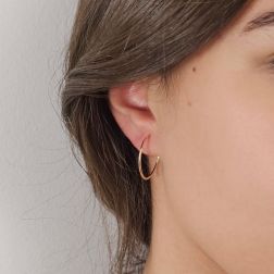 Photo of worn Hoops circles 2.05cm x 1mm in Yellow Gold