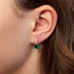 Orecchini monachella Smeraldo 9mm x 6.8mm e Barretta Diamanti foto indossata