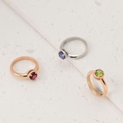 Anello Solitario tondo con Tanzanite e 18 Diamanti Oro Bianco - misura 12