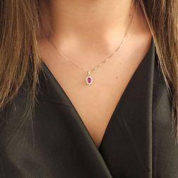 Ciondolo Kate Rubino 5.70x3.70mm e 14 Diamanti foto indossata