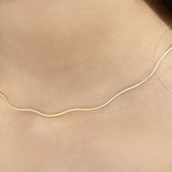 Girocollo Semirigido Flessibile Ondulato  foto indossata
