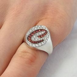 Anello Ovale Chevalier con Zaffiri Mandarino e Diamanti foto indossata