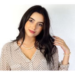 Girocollo Perle Scalare Oro Giallo foto indossata