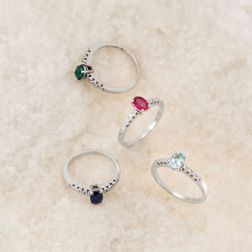 Anello Solitario Acquamarina Ovale e 8 Diamanti in Oro Bianco - Misura 10