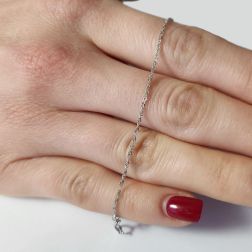 Photo of worn Singapore Bracelet white gold