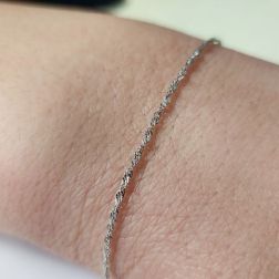 Photo of worn Singapore Bracelet white gold