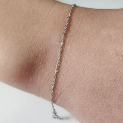 Photo of worn Singapore Bracelet white gold
