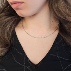 Girocollo Semirigido Flessibile Tubolare 1.50mm Sfaccettato Oro Bianco foto indossata