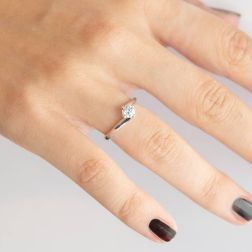 photo of worn Solitaire ring Panarea Diamond 0.40ct