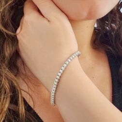 Bracciale Tennis a Piramide Diamanti x 3.70mm foto indossata