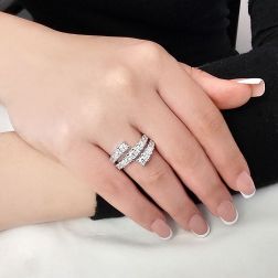 Anello Veretta Contrarié di Diamanti 1.15ct in Oro Bianco foto indossata