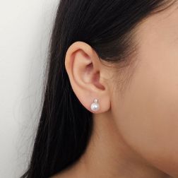 Orecchini Perle Akoya 7mm con Diamanti 0.08ct foto indossata