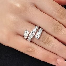 Anello Veretta Contrarié di Diamanti 1.80ct in Oro Bianco foto indossata