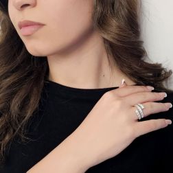 Anello Veretta Contrarié di Diamanti 1.15ct in Oro Bianco foto indossata