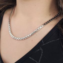 Collana 45cm a catena Veneziana - 5.2mm foto indossata
