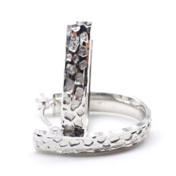 Oval hoops earrings, 18kt white gold