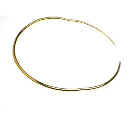 Rigid tubular necklace in yellow gold
