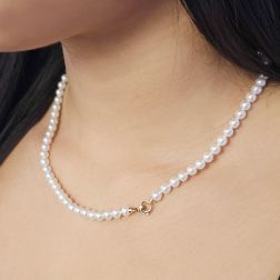 Collana Perle Freshwater con moschettone tondo in Oro Rosa foto indossata