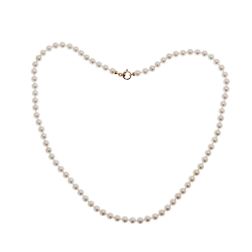Freshwater pearl necklace with a round clasp in 18kt rose gold