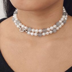 Collana lunga 69cm con Perle Bianche e Occhio di gatto foto indossata