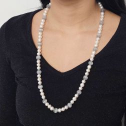 Collana lunga 69cm con Perle Bianche e Occhio di gatto foto indossata