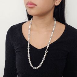 Collana lunga 69cm con Perle Bianche e Occhio di gatto foto indossata