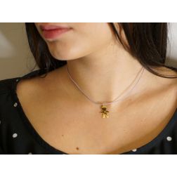Ciondolo Bimbo con Cuore Oro Giallo foto indossata