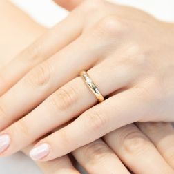 Fede Classica 6gr UNOAERRE foto indossata donna esempio con Diamante