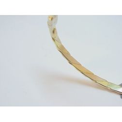 Bracciale Rigido Martellato in Oro Giallo e Bianco