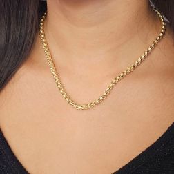 photo of worn Rolò Necklace 4.70mm 42cm