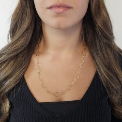 Photo of worn 5+1 Circle 45cm Necklace in 18kt Yellow Gold