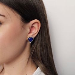 Orecchini Lapislazzuli Cabochon Cuore e Diamanti laterali - Bicolor foto indossata