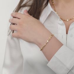 Bracciale con Cubi e Sfere in Oro Giallo foto indossata