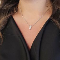 Girocollo Spiga quadra con Trilogy 1.22ct Diamanti su oro Bianco foto indossata