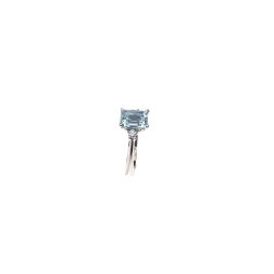 7x5mm Octagonal Aquamarine Solitaire Ring with 2 Diamonds in White Gold