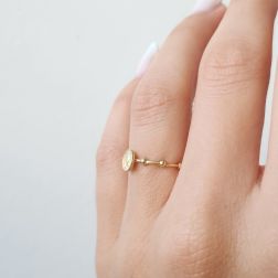Anello Rosario Madonnina Oro Giallo foto indossata