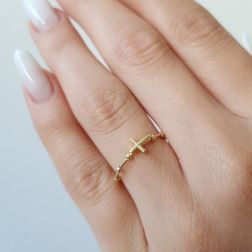 Anello Rosario Croce Oro Giallo foto indossata