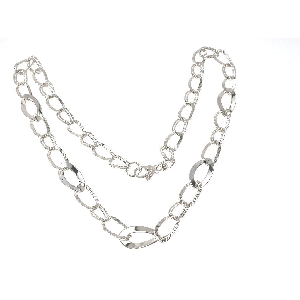 Necklace with ovals in 18kt white gold
