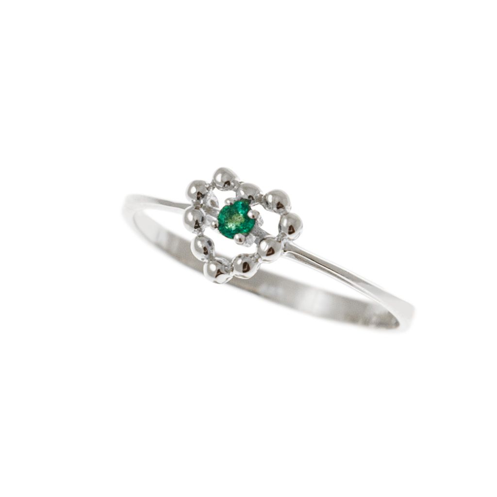 Easy Love Emerald White Gold Solitaire Ring
