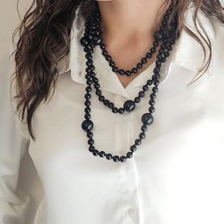 Collana Lunga Onice Nera Laccio 170cm con Sfere da 16.5mm 8.5mm foto indossata
