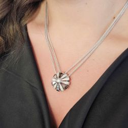 Collana Blossom in Oro Bianco 18kt con Diamanti