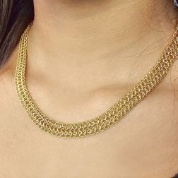 Magnificent yellow gold necklace - 43cm X 9.80mm foto indossata