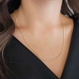 Collana Tigre 50cm x 2mm in Oro Giallo foto indossata