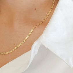Photo of worn 50cm Necklace "Pernice" width 2.50mm 18kt yellow gold
