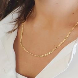 Photo of worn 50cm Necklace "Pernice" width 2.50mm 18kt yellow gold