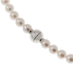 Collana Perle Akoya 6.5mm chiusura Sfera 18 Diamanti in Oro Bianco