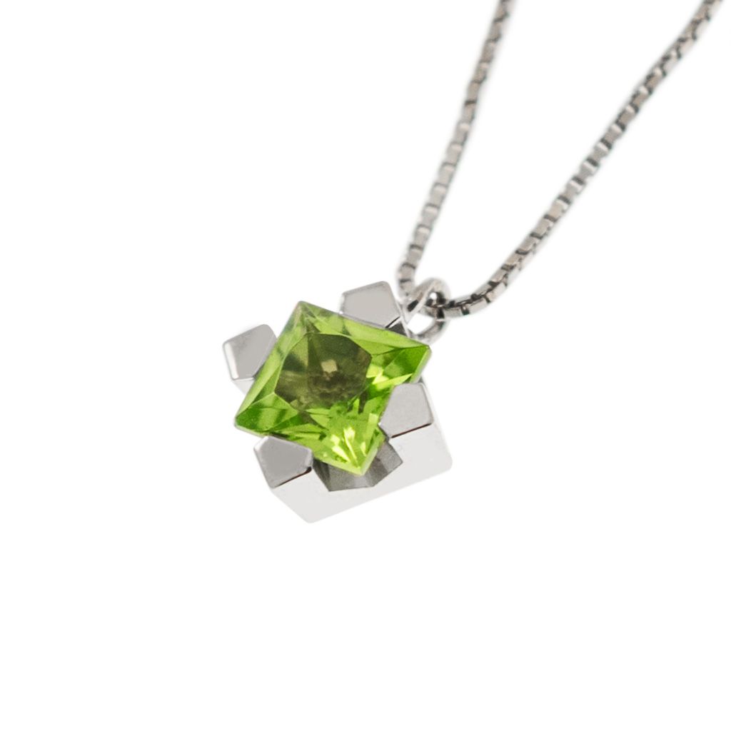 Light Point Sparkle Necklace Peridot Square 5mm